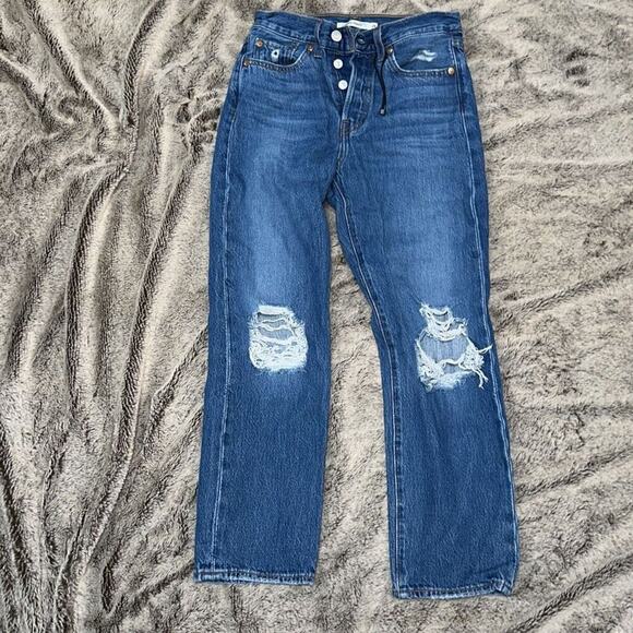 Levi’s Wedgie Fit Distressed Blue Jeans | Size 25 - Picture 2 of 5